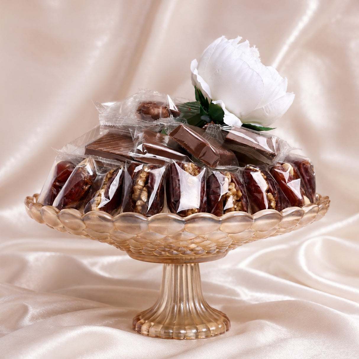 Eid Luxury Bowl Gift – Stuffed Dates & Nut Clusters 650g