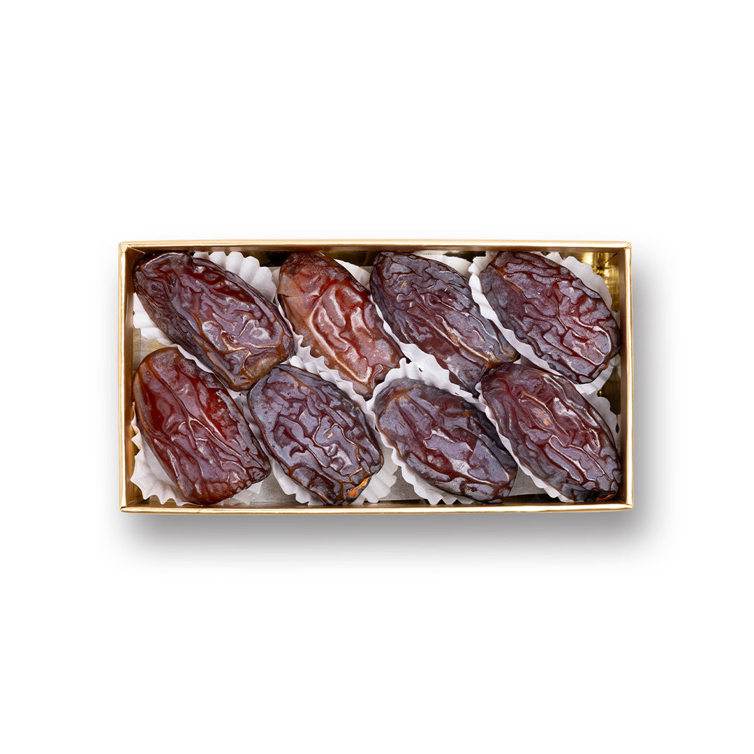 Golden Majdoul Dates Gift Box – 16 Premium Pieces