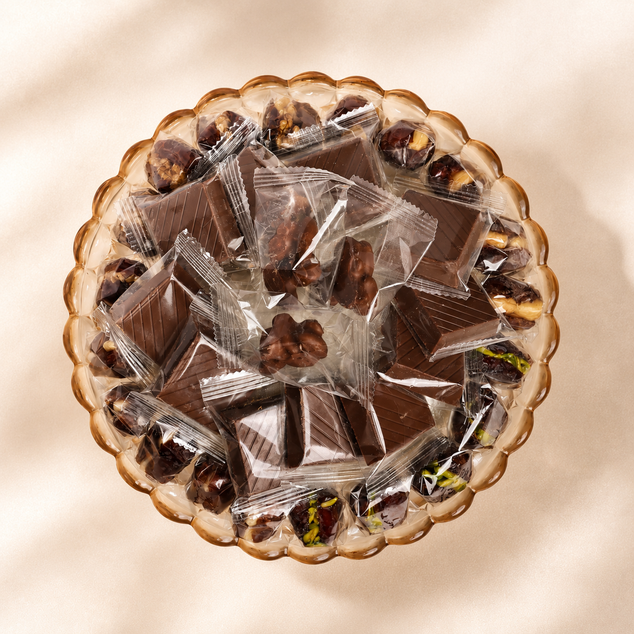 Luxury Bowl Gift – Stuffed Dates & Nut Clusters 650g