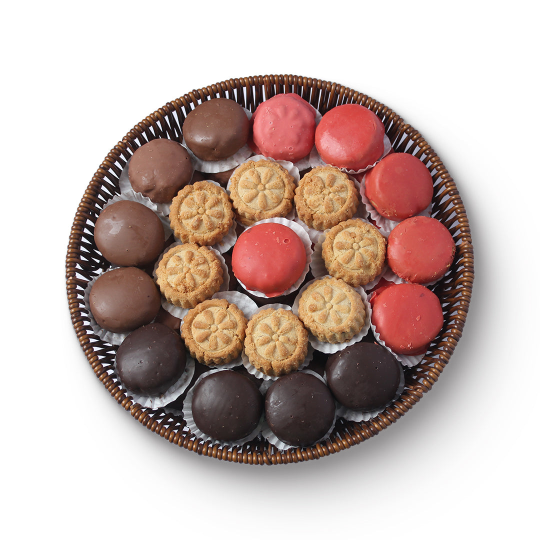 Luxury Assorted Mamool Dates – Chocolate-Coated & Traditional Filled Delights