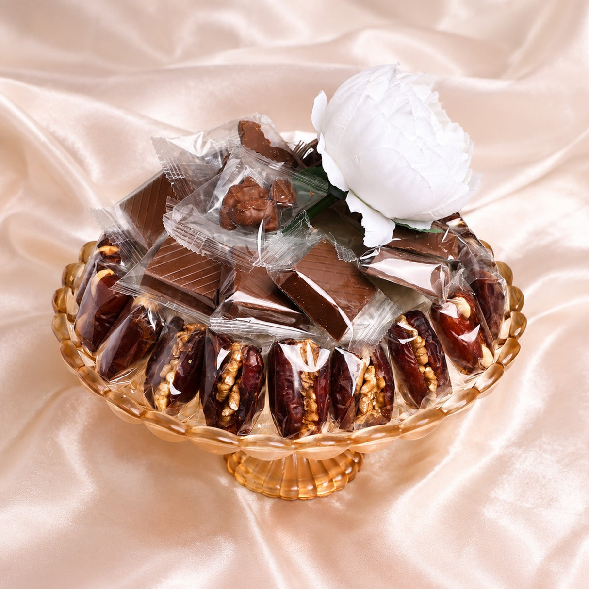Eid Luxury Bowl Gift – Stuffed Dates & Nut Clusters 650g